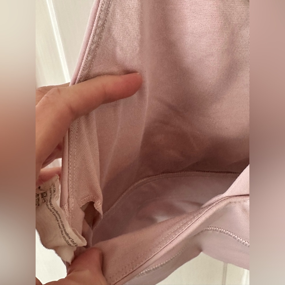 Lululemon Women's Pink Sports Bra - Picture 5 of 7